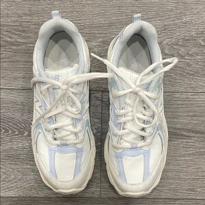 New Balance Women's White and Light Blue Athletic Sneakers